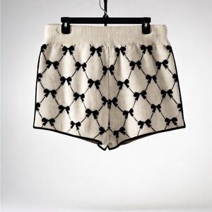 Cream Knit Bow-Pattern Women’s Shorts
